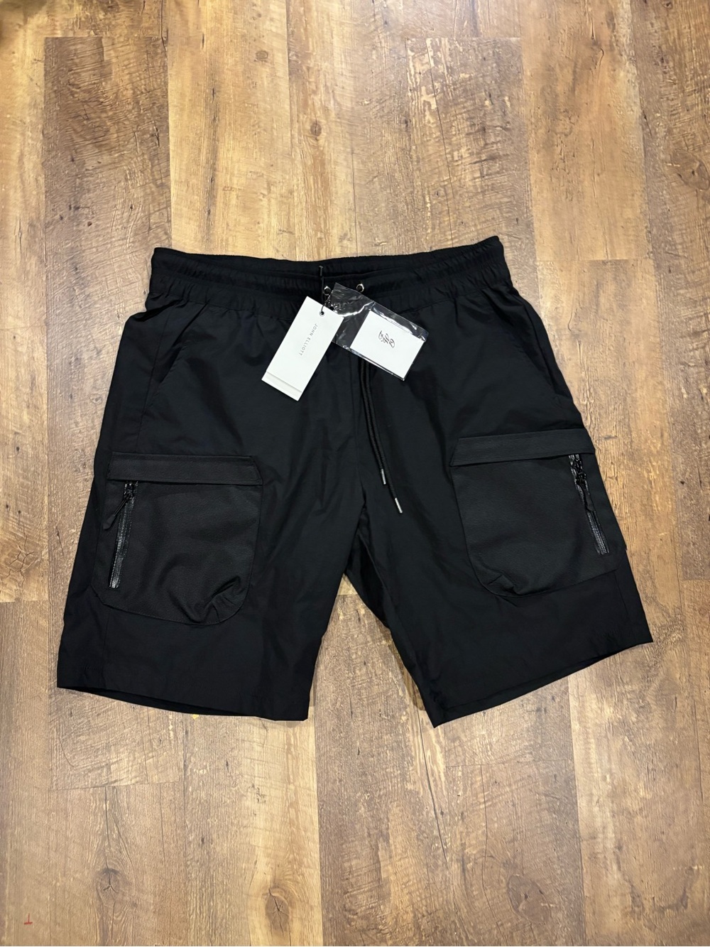 JOHN ELLIOTT
HIGH SHRUNK NYLON CARGO SHORTS - BLACK $298.00